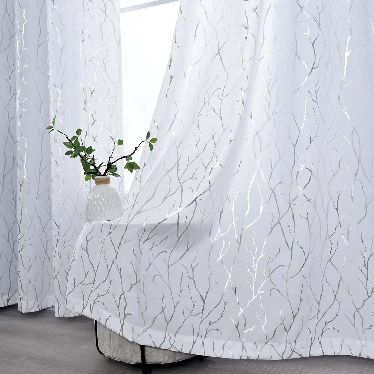 Zilverwitte gordijnen 160 cm lengte, metallic zilveren boomtak glinsterende witte gordijnen voor slaapkamer, doorvoertule top privacy semi-transparante gordijnen, 132 x 160 cm, 2 panelen,