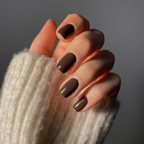 24 stuks Press On Nails Kort Vierkant Bruin - Complete Manicureset met Nagellijm, Vijl en Houten Staafje voor Thuismanicure — afbeelding 3