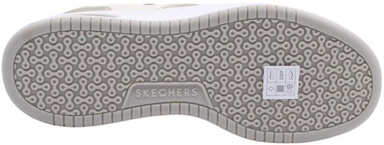 Grijze buitenzool van een Skechers sneaker met een cirkelvormig profiel en het merklogo in het midden.