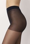 Close-up van het versterkte broekje van de zwarte Oroblu Vanite 15 panty bij een model.