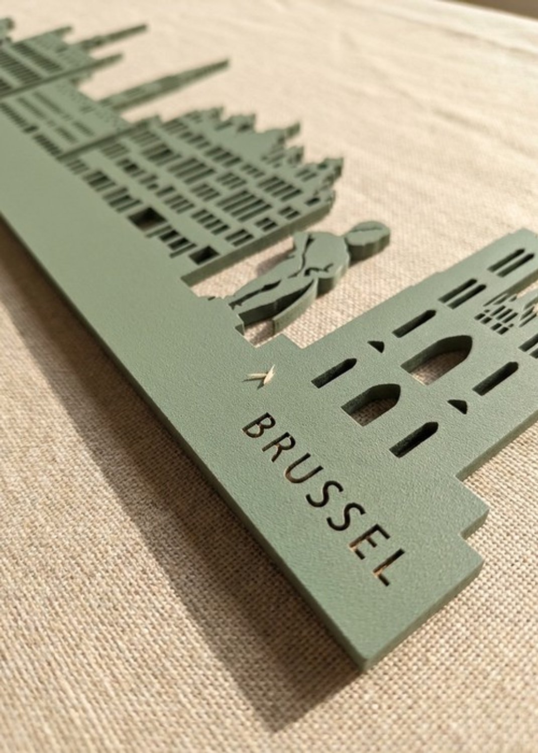 Houten Skyline Brussel | Wanddecoratie voor aan de muur | Groen MDF | 100 x 20 cm