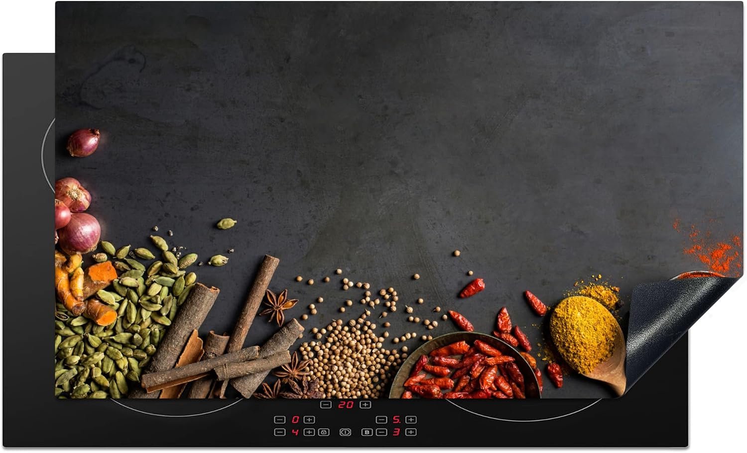 KitchenYeah© Inductie Beschermer 91x52 cm Keuken Decoratie Kookplaat Beschermer voor Inductiekookplaat Afdekplaat Anti Slip Mat - Kruiden - Eten - Specerijen - Zwart - Paprika - Kaneel