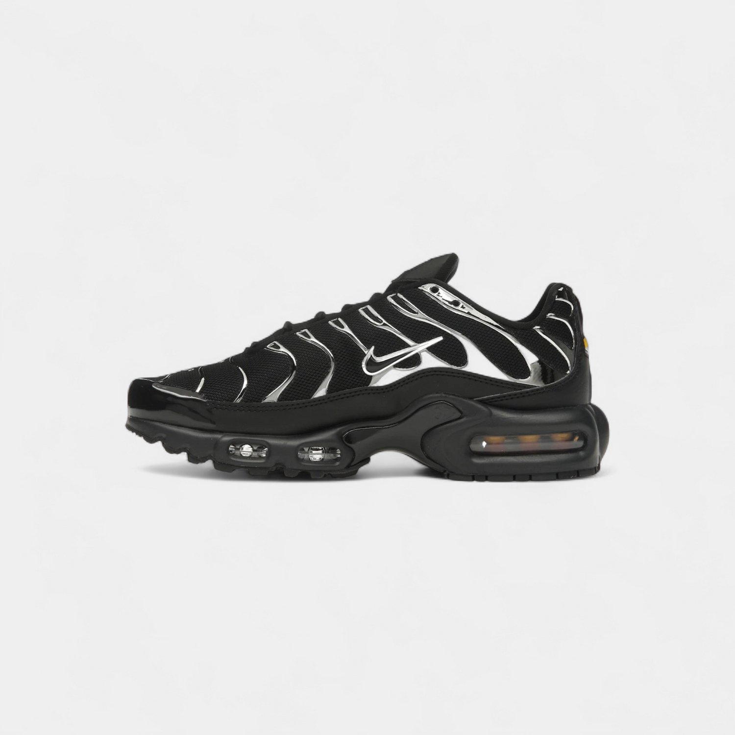 Nike Air Max Plus SE Chrome Zwart