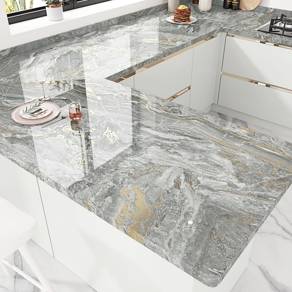 Marmer Effect Behang in Grijs en Goud voor Keuken en Woonkamer - Zelfklevend Vinyl voor Werkbladen en Kasten, 40 x 200 cm