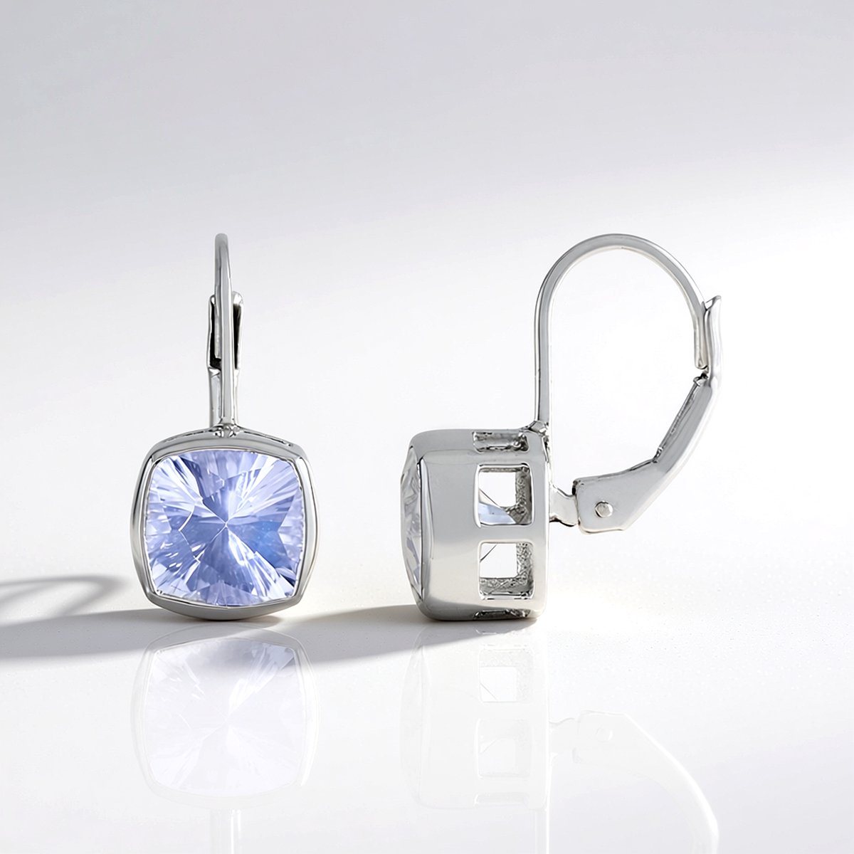 Cavill - Elegante Oorbellen - 925 Sterling Zilver Gerhodineerd - Maanblauwe Kwarts 3,322 ct - Antiek Kussenslijp - Braziliaanse Bezel