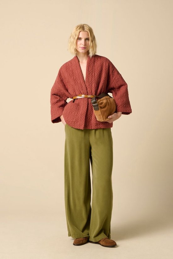 Donkerrode Kimono Met Doorgestikt Patroon