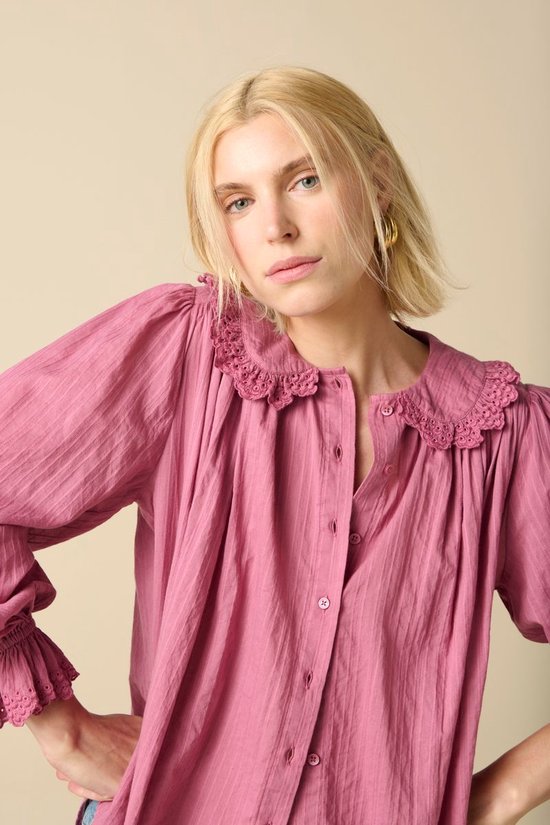 Paarse Blouse Met Kant