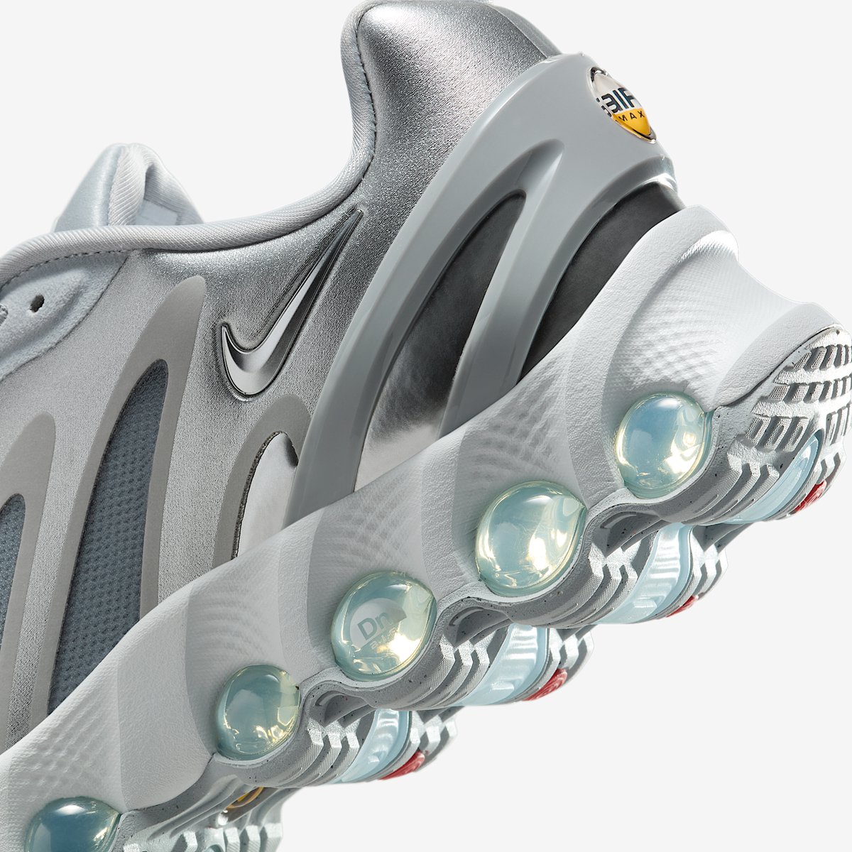 Nike Air Max Dn8 – Wolf /Off /Off /Metallic Air Max Lifestyle Dames Sneakers voor Vrouwen Grijs
