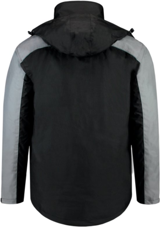 Achterkant van een zwarte parka met grijze schouder- en mouwpanelen en een capuchon.