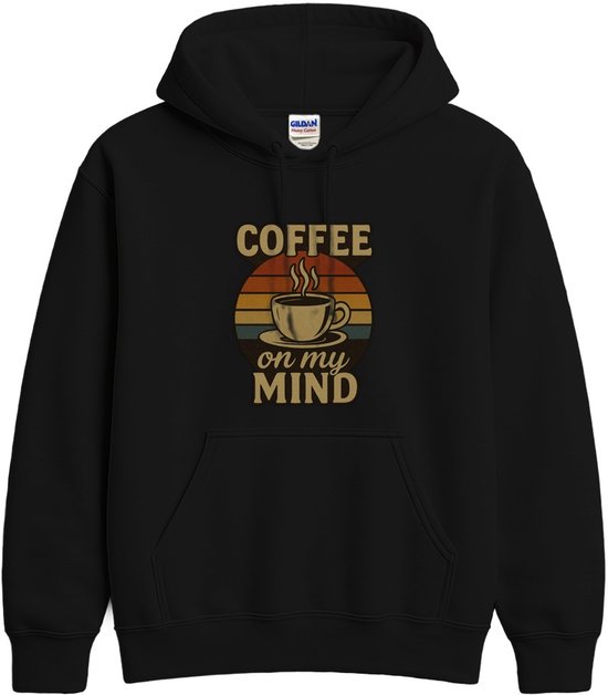 Sweat noir avec imprimé 'COFFEE on my MIND', tasse de café et soleil couchant rétro.