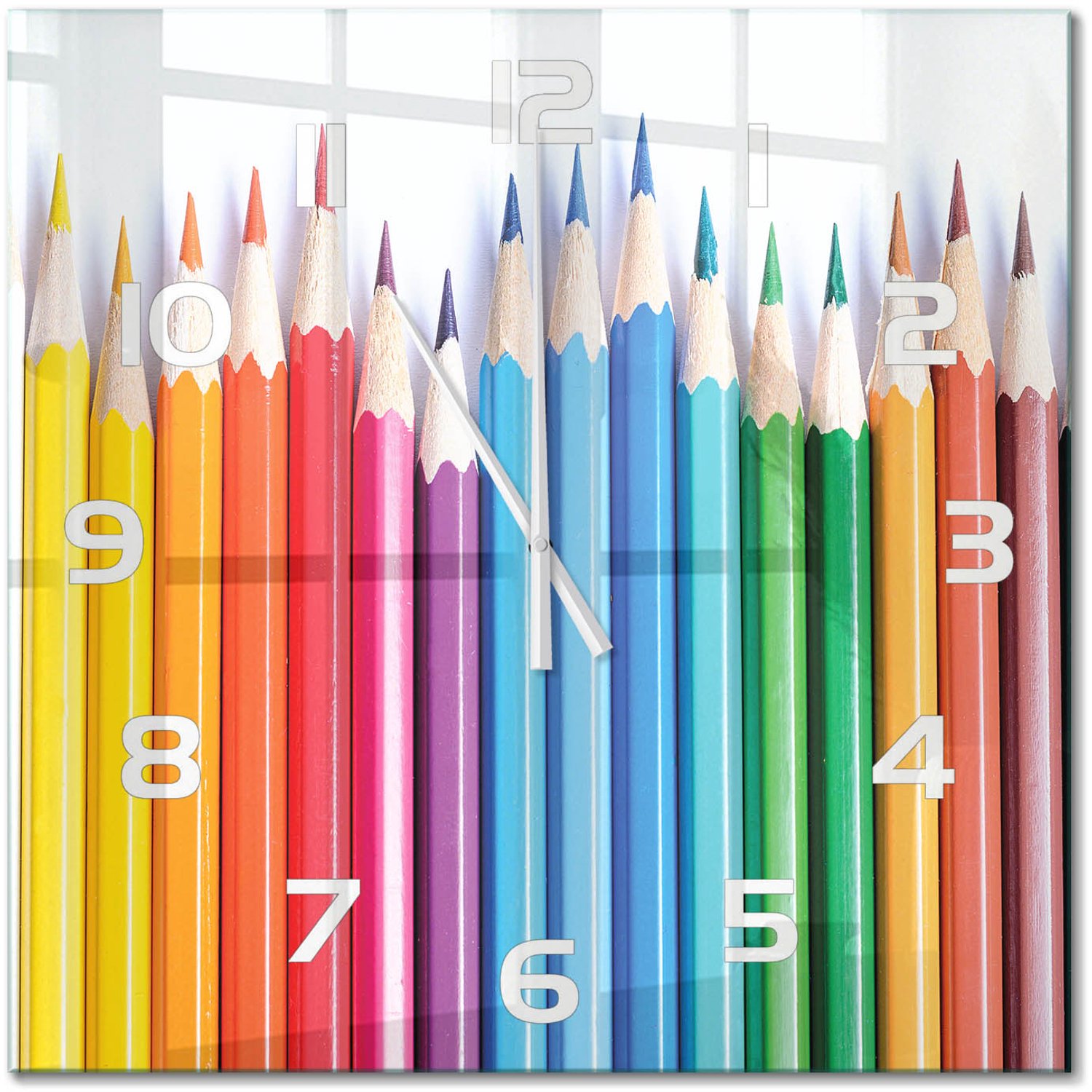 TULUP Wandklok - Kleurpotloden Wandklok Glas Decoratie - 60x60 cm - Veelkleurig Gekleurde Glazen Klok - Witte handen - Vierkante Klok - Klok Glas Met Opdruk - Moderne Wandklok Glas