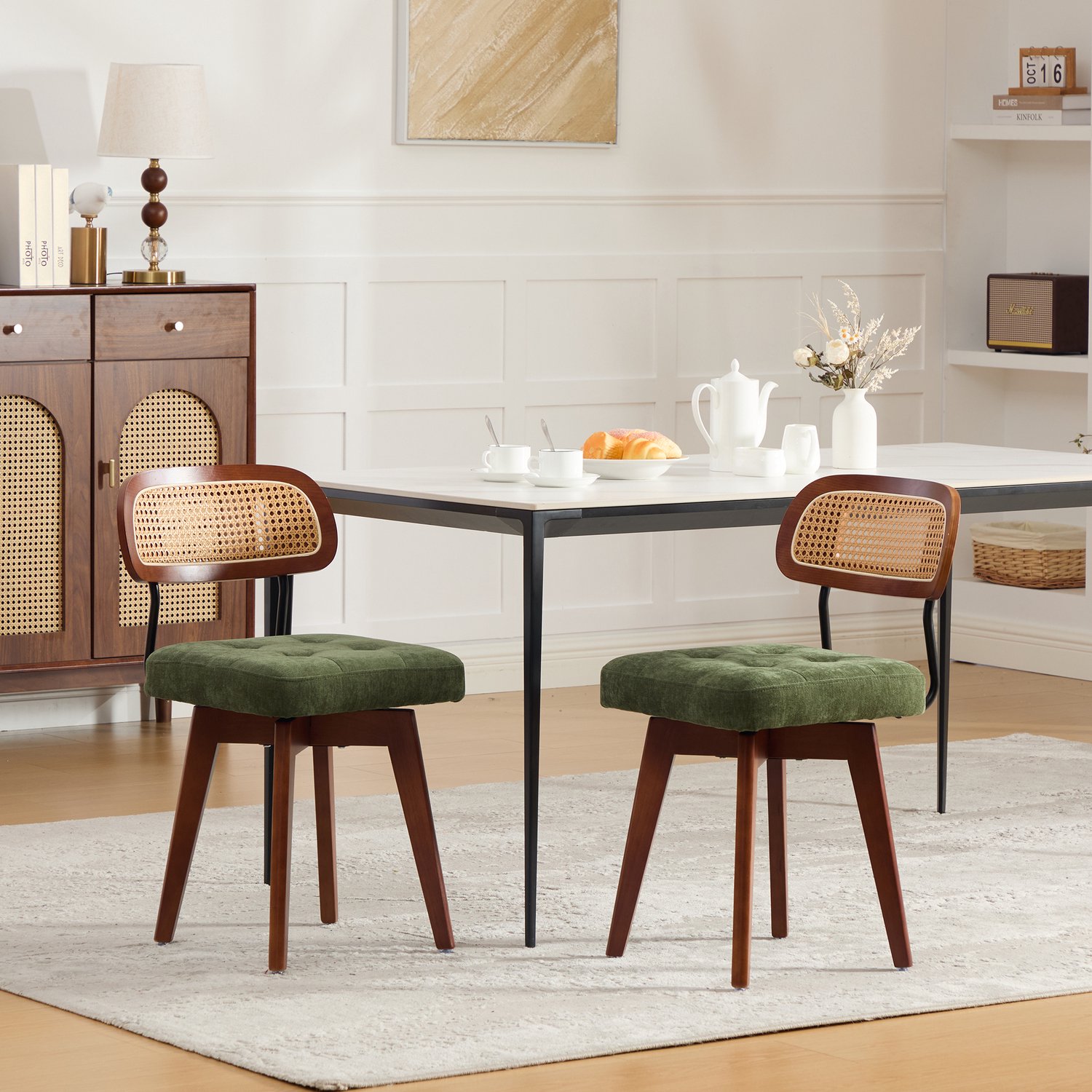 HAUSS SPOLE Eetkamerstoelen - Set van 2 - 360 Graden Draaibaar - Gevlochten Rotan Rugleuning - Voor Eetkamer en Slaapkamer - Chenille - Groen