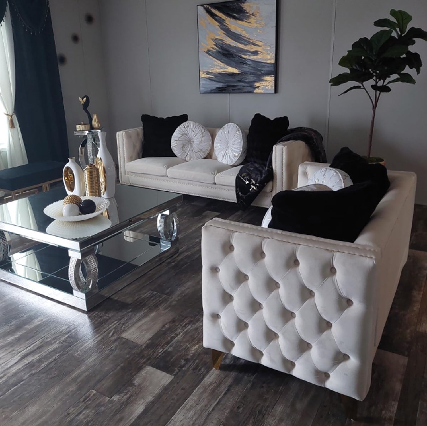 OKWISH Chesterfield Bank 2-Zits - Gecapitonneerde Knopen en Goudkleurige Poten - Voor Woonkamer en Kantoor - Fluweel - Beige