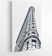 Onlinecanvas - Schilderij - Low Angle Photo Flatiron Building Art Vertical Vertical - Multicolor - 115 X 75 Cm