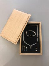 Sieraden geschenkset - Handgemaakte GSE collectie in luxe sieradendoos, armband - Collier - ketting - hangers - armband en oorhangers.