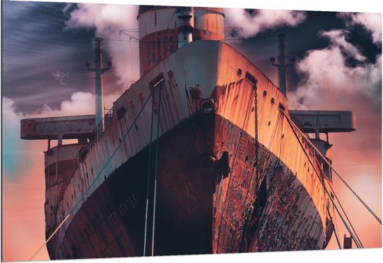 Foto: Dibond oud verroest schip met oranjekleurige lucht 150x100cm foto op aluminium wanddecoratie van metaal 