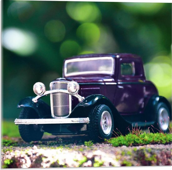 Acrylglas - Kleine Paarse Speelauto  - 50x50cm Foto op Acrylglas (Wanddecoratie op Acrylglas)