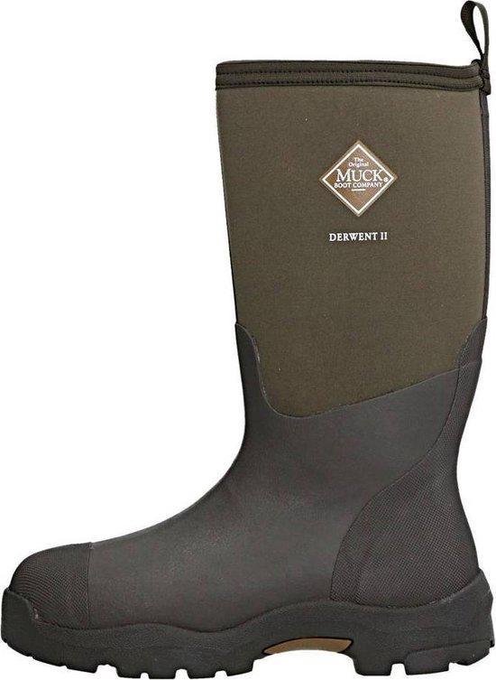 Zij-aanzicht van een olijfgroene neopreen laars met donkergrijs rubberen onderkant, Muck Boot logo en "DERWENT II" tekst.