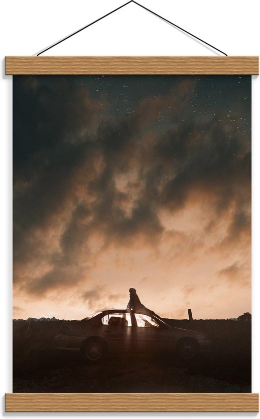 Schoolplaat – Grijze Auto bij een Mooie Zonsondergang - 30x40cm Foto op Textielposter (Wanddecoratie op Schoolplaat)