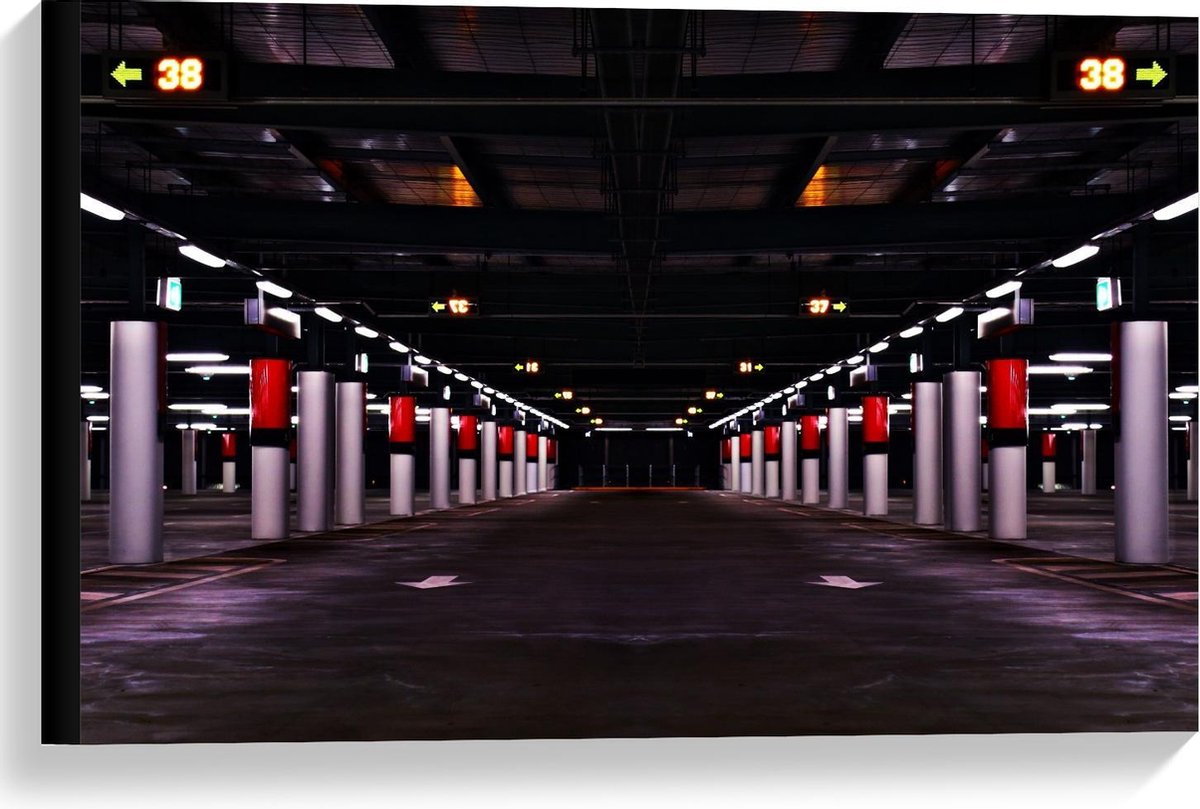 Canvas - Parkeergarage met Rode Palen - 60x40cm Foto op Canvas Schilderij (Wanddecoratie o