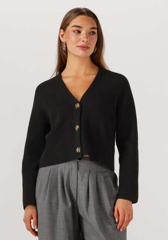 Cardigan noir en maille à col en V et boutons, porté par un mannequin.