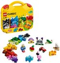 LEGO Classic Creatieve koffer met diverse gebouwde modellen en losse stenen.