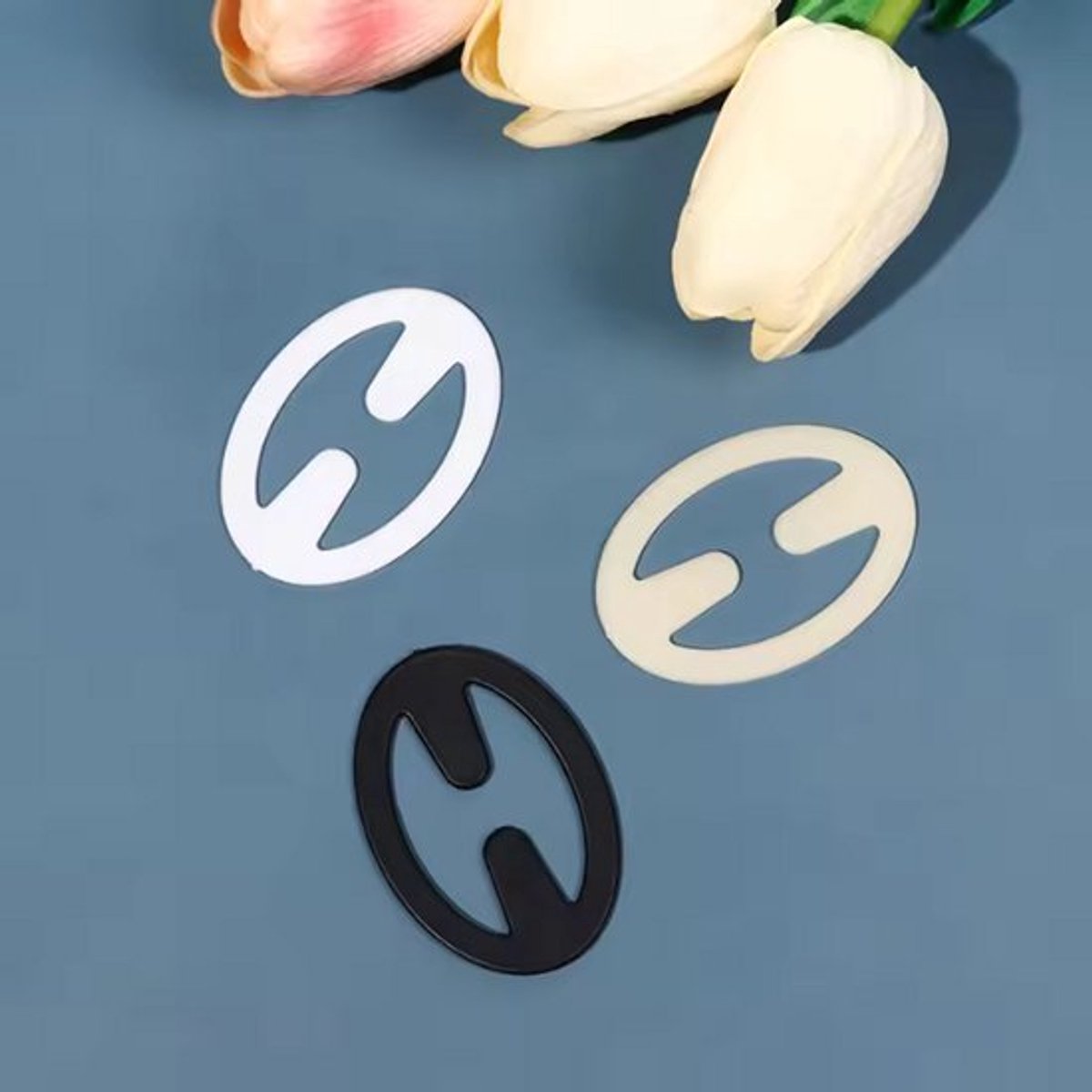 New Age Devi - Upgrade je BH game met deze 3-delige multicolor kunststof clips - perfecte accessoires voor elke vrouw!