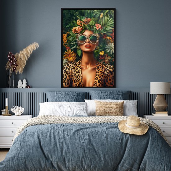 Poster in lijst - Fotolijst 80x120 cm - Posters - Vrouw - Panterprint - Jungle - Natuur - Luxe - Posterlijst zwart - Decoratie - Wanddecoratie woonkamer - Muurdecoratie slaapkamer