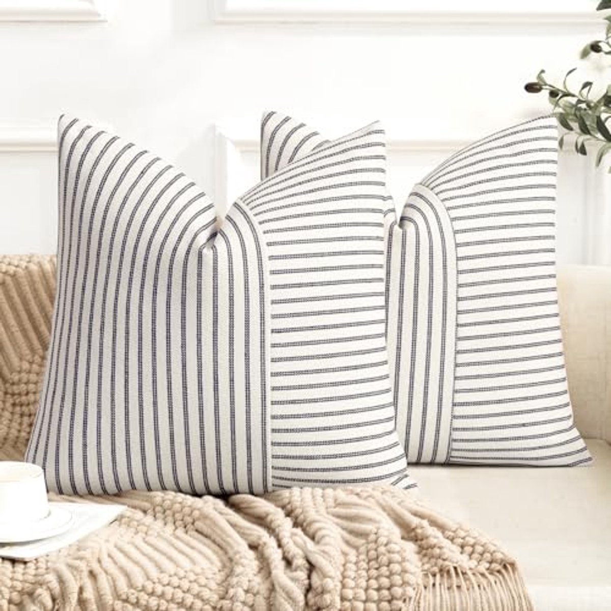 Moderne vierkante kussenhoezen voor binnen en buiten - set van 2 marineblauw en beige gestreept patchwork