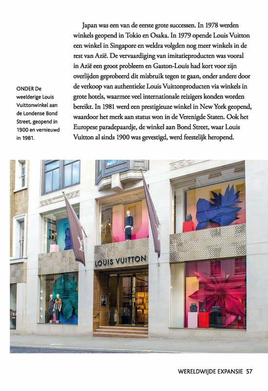 Buitenkant van Louis Vuitton winkel in Londen. De winkel heeft grote ronde decoraties op de ramen.