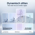 Schematische weergave van dynamisch zitten op een zadelkruk, met focus op houding en rug.