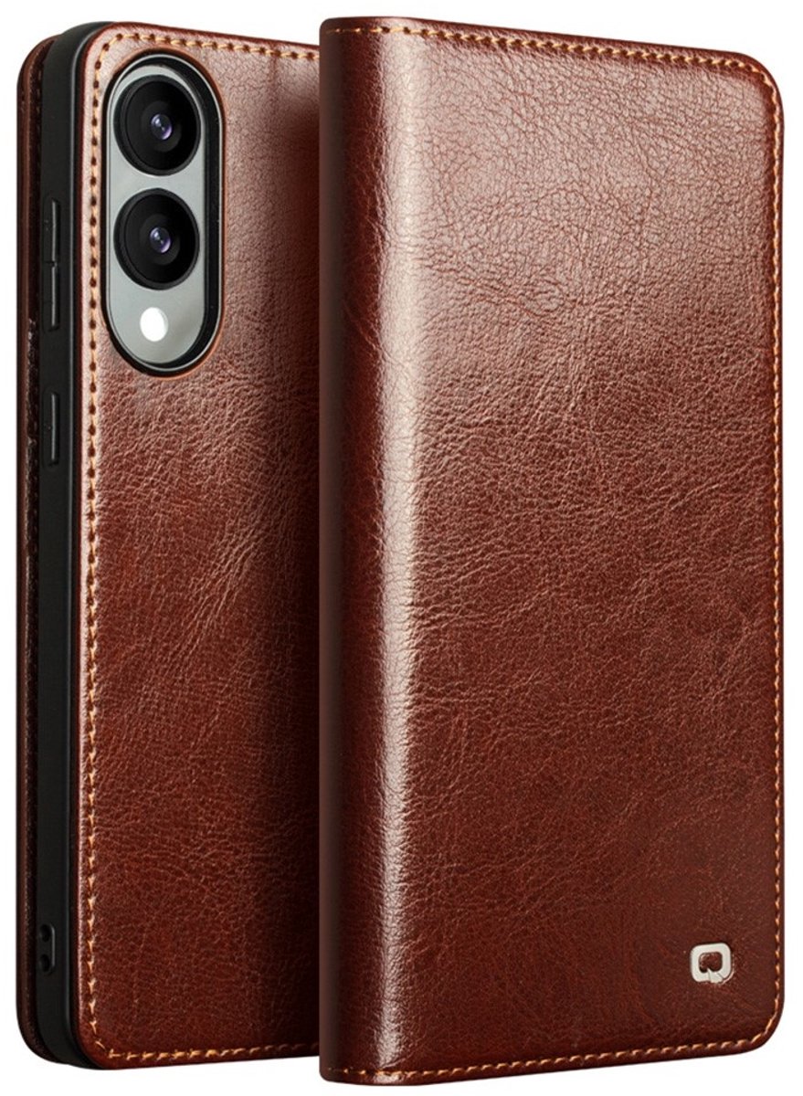 Qialino Geschikt voor Samsung Galaxy S25 Edge hoesje - Leren bookcase - Bruin
