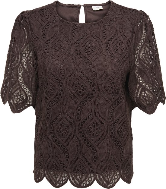 Blouse en dentelle marron avec manches courtes bouffantes, col rond et motif floral ajouré.