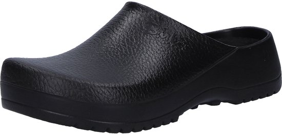 Zwarte Birkenstock klomp met een grof textuur op de wreef en een gegroefde zool.