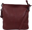 Vierkante bordeauxrode leren tas met verticale naden en een geborduurd logo, met schouderband.