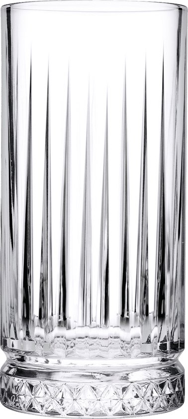 Verre haut, transparent, avec des côtes verticales et une base détaillée à facettes.
