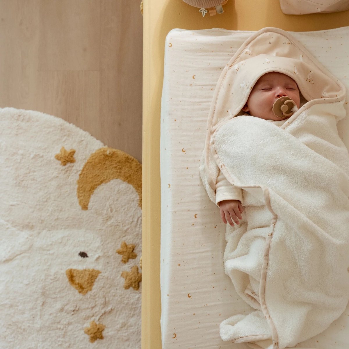 Image of Aankleedkussenhoes - Wit - Newborn Naturals - Moon & Stars