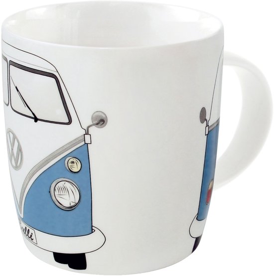 Witte mok met de voorkant van een blauwe VW Bulli en een zijkant van een blauwe VW Bulli, met witte handgreep.