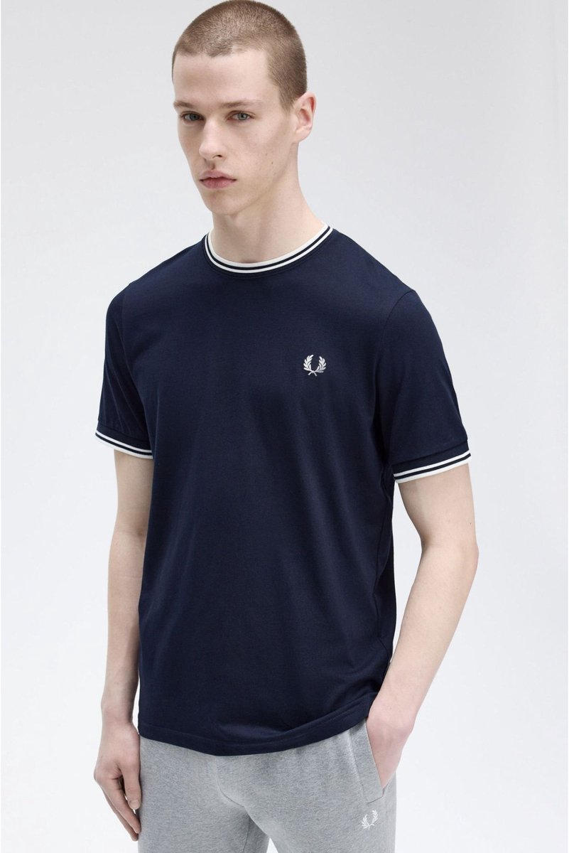 Fred Perry M1588 Twin Tipped T-shirt Donkerblauw Heren – Modern-fit