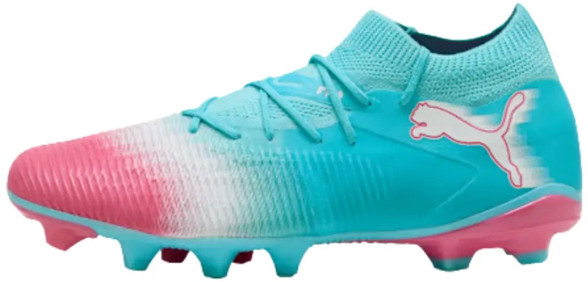 Puma Future 8 Match Re-Charge FG/AG voetbalschoenen in Hero Blue, Puma White en Sunset Pink, met synthetisch bovenwerk.