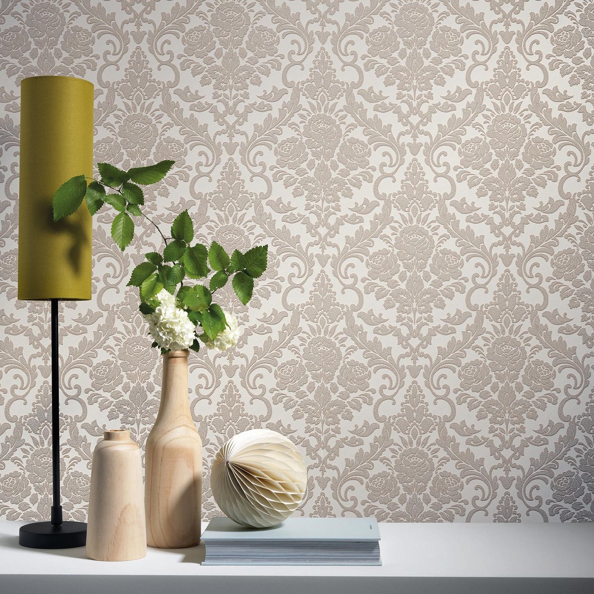 Barok behang beige met bloemen patroon, Behang ideaal voor slaapkamer en woonkamer 13396-20, Luxe behang creme Vector naadloze damast 1339620, BRICOFLOR.nl
