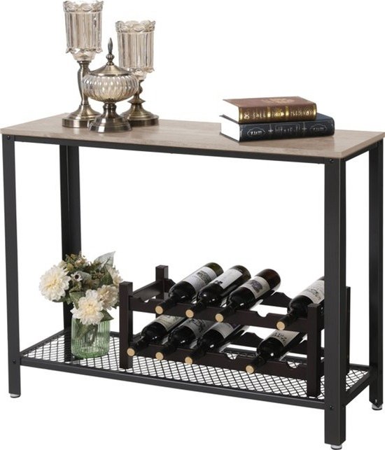 Console tafel met houtkleurig blad, zwart metalen frame en een wijnrek onderaan. Met decoratie.