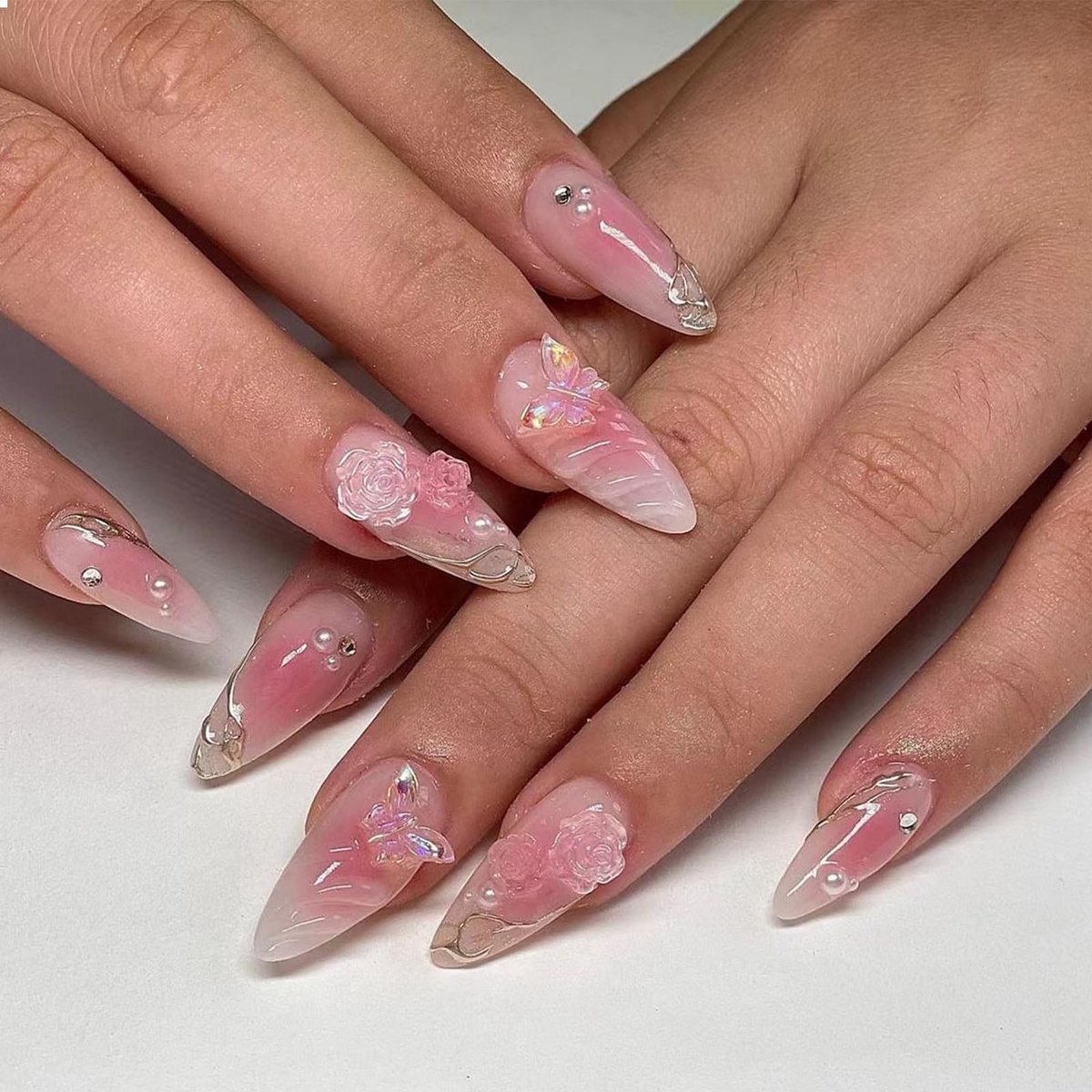 Dailygoods - 24 Roze Amandelvormige Kunstnagels met 3D Bloemen en Vlinderontwerp