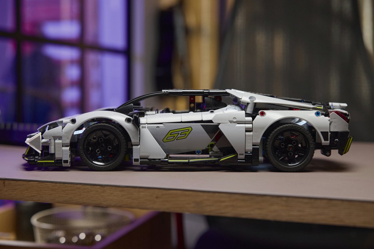 LEGO® Technic Lamborghini Revuelto Supersportwagen - 42214 — afbeelding 11