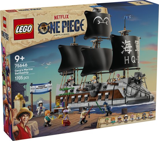 LEGO Garp's Marine Battleship met zwarte zeilen en diverse minifiguren op een houten dok.