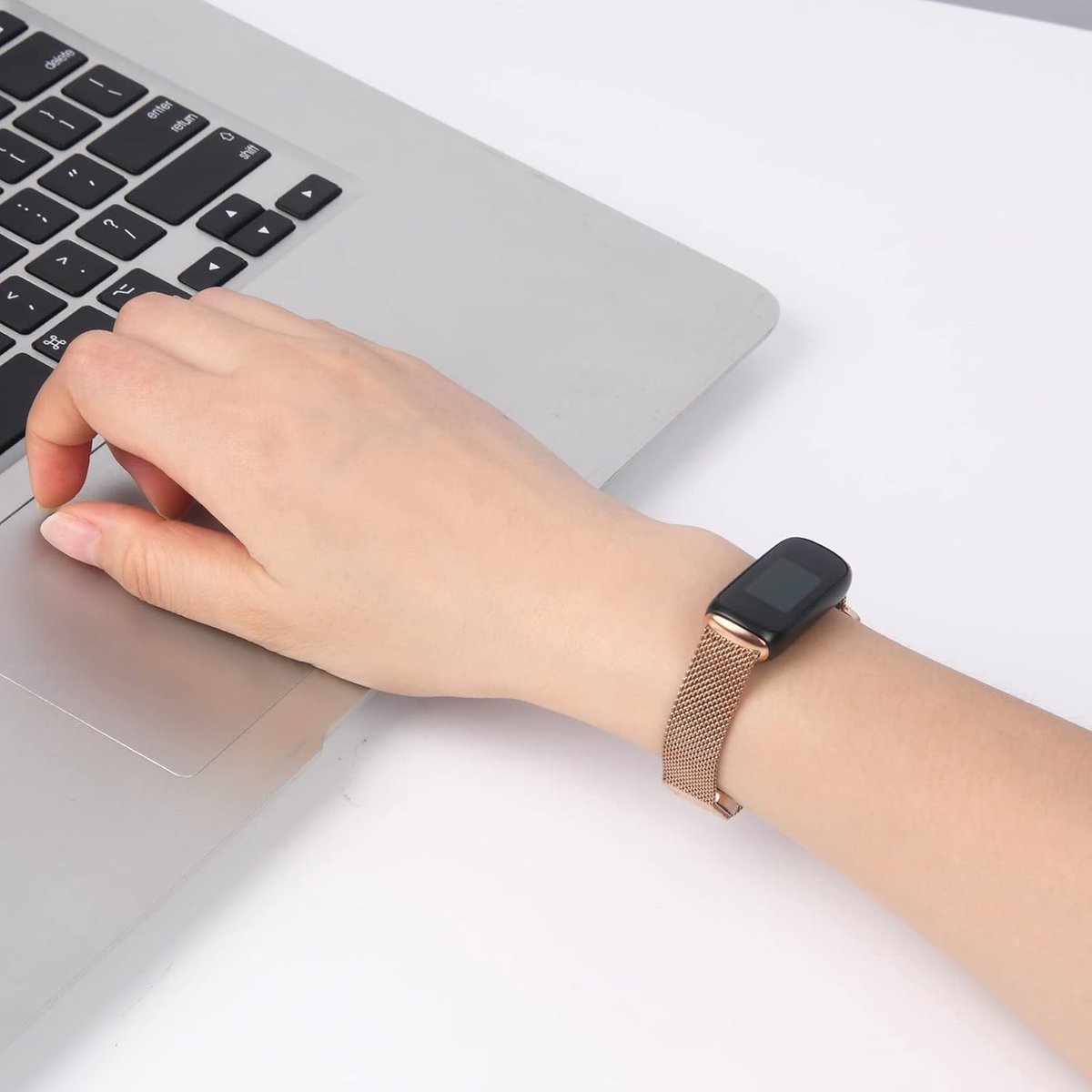 Band voor Fitbit Luxe, Horlogebandje, Roestvrijstalen Vervangende Banden voor Fitbit Luxe Fitness Tracker, Quick Release en Verstelbare Polsband voor Dames en Heren (Roze) thumbnail 2