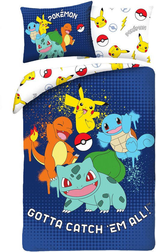Dekbedovertrek met Pokémon: Bulbasaur, Charmander, Squirtle en Pikachu op een blauwe ondergrond met 'GOTTA CATCH 'EM ALL!' tekst.