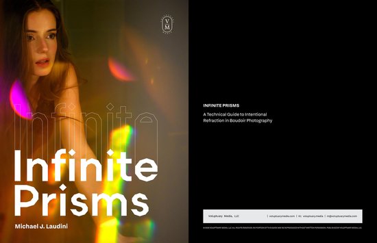 Model met bruin haar in de schijnwerpers, met de tekst 'Infinite Prisms' eroverheen.