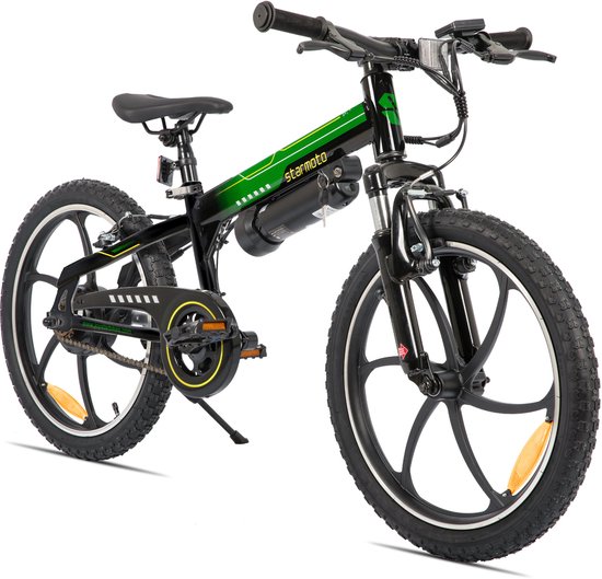 Zwarte Starmoto elektrische mountainbike met groene accenten, 20-inch wielen en een voorwielophanging.