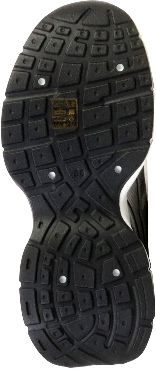 Sneakers met veters